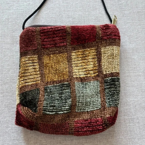 Vintage multicolored carpet purse. - Picture 2 of 9